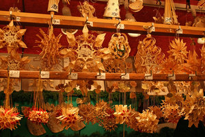 Christmas decorations: Decorations on sale in a traditional Christmas market in Germany