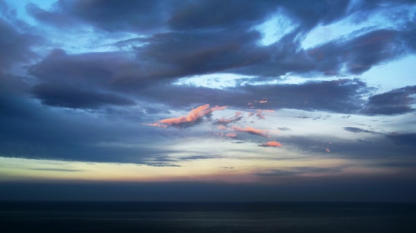 Sonnenuntergang auf dem Meer ein: 