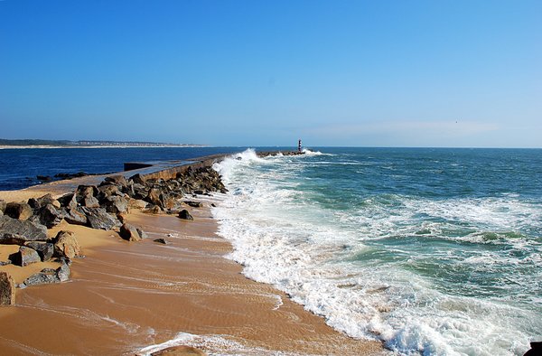 Lighthouse & tidal power 3: Lighthouse & tidal power in Vila do Conde (Portugal)