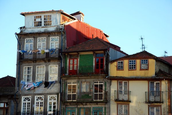 Porto building front 5: Porto building front