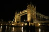 toren brug bij nacht: 