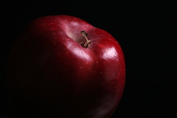 One Red Apple: 