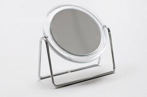 Small mirror: no description