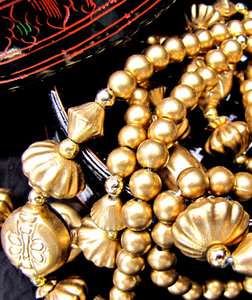 golden baubles and beads: necklaces - costume jewellery - baubles and beads