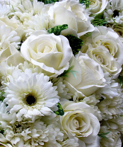 blooming artificial1: bundles of artificial white fabric flowers