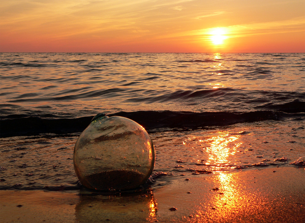 pôr do sol com glassball: 